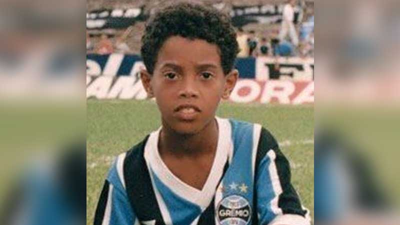 Ronaldinho Early Life